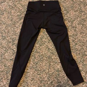 LULULEMON - In Movement 25” - Size 6